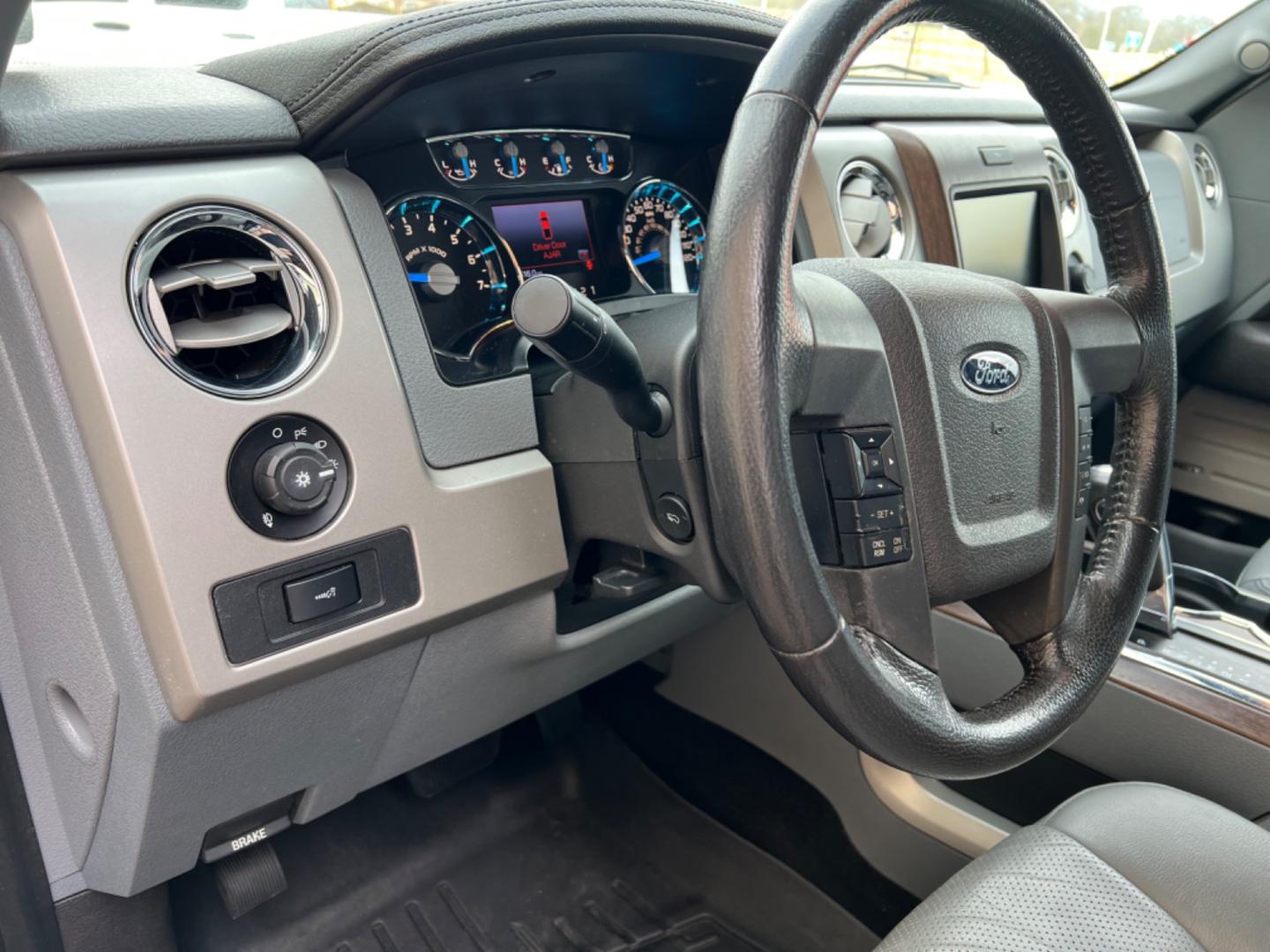 2013 White /Gray Ford F-150 Lariat (1FTFX1CT5DK) with an 3.5 V6 EcoBoost engine, Automatic transmission, located at 4520 Airline Hwy, Baton Rouge, LA, 70805, (225) 357-1497, 30.509325, -91.145432 - 2013 Ford SuperCab Lariat ***One Owner***No Accidents*** 3.5 V6 EcoBoost Gas, All Star Ford Just Replaced Transmission, 154K Miles, Heated & Cooled Leather Seats, All Power, Sunroof, Backup Camera, Bed Cover, Tow Pkg. NO IN HOUSE FINANCING. FOR INFO PLEASE CONTACT JEFF AT 225 357-1497 CHECK OUT OUR - Photo#13